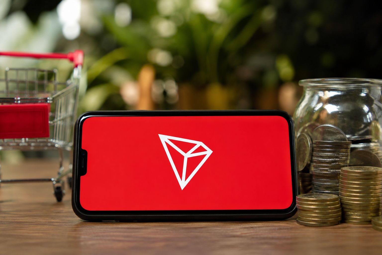 لماذا ينخفض سعر ترون رغم تفعيل التحويلات المصرفية المباشرة لـ TRX؟