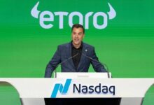 eToro تستثمر في منصة المشتقات على السلسلة Extended مع تسارع الوسطاء نحو التمويل اللامركزي
