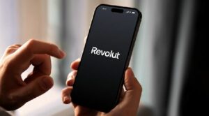 ريفولوت تقترب من إطلاق خدمات العملات الرقمية في الإمارات بموافقة مبدئية من هيئة “فارا”