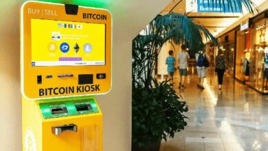 بيانات Coinatmradar تظهر انخفاض أجهزة الصراف الآلي للعملات الرقمية عالمياً من 38,708 إلى 27,945 جهازاً