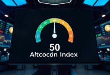 مؤشر موسم العملات البديلة يهبط إلى 50: السوق عند مفترق طرق بين البيتكوين والعملات البديلة