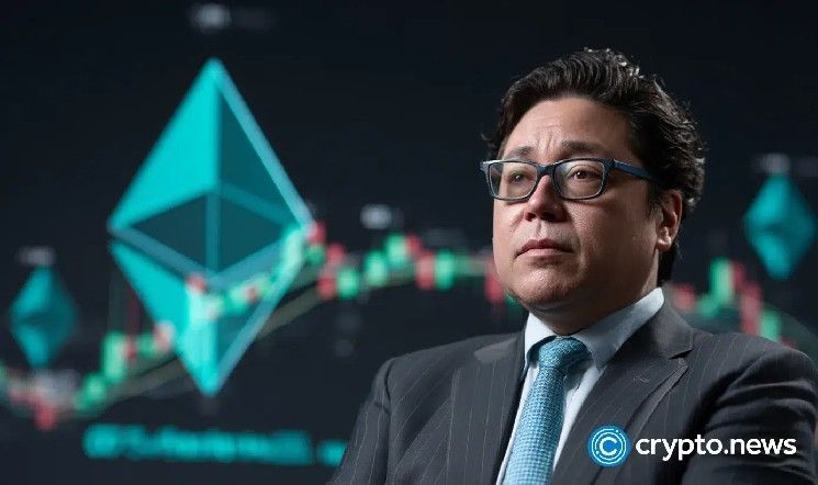 "توم لي يتوقع أن توحد إيثريوم بين وول ستريت والعملات الرقمية"