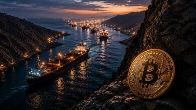 **بيتكوين هادئة لكن موعد 17 يوليو النفطي يقترب مع صدمة إيران التي ترفع الخام 5%**