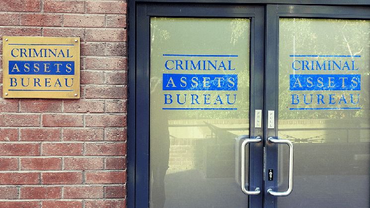 أيرلندا تنقل 38 مليون دولار من البيتكوين مرتبطة بصنارة صيد ضائعة لتاجر مخدرات