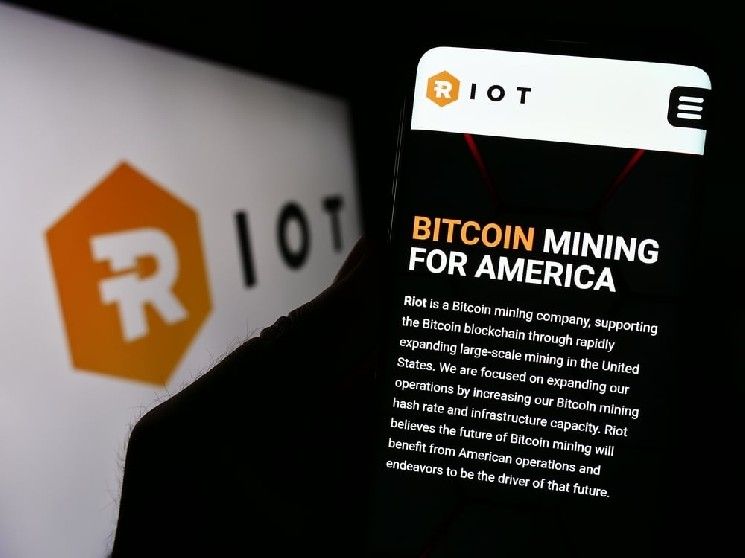 أسهم ريوت بلاتفورمز تقفز بعد نتائج الربع الثاني وصفقة مركز بيانات لـ20 عامًا
