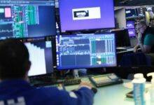 بيتكوين ثابت عند 64 ألف دولار مع تسجيل الأسهم أرقامًا قياسية واقتراب صفقة هرمز