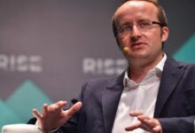 تطلق Crypto.com مشتقات الأسهم المرمّزة مع توسّع منصات العملات الرقمية في سوق الأسهم التقليدية