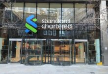 ستاندارد تشارترد أول بنك يُطلق توزيع عملة مستقرة بالدولار الهونغ كونغي
