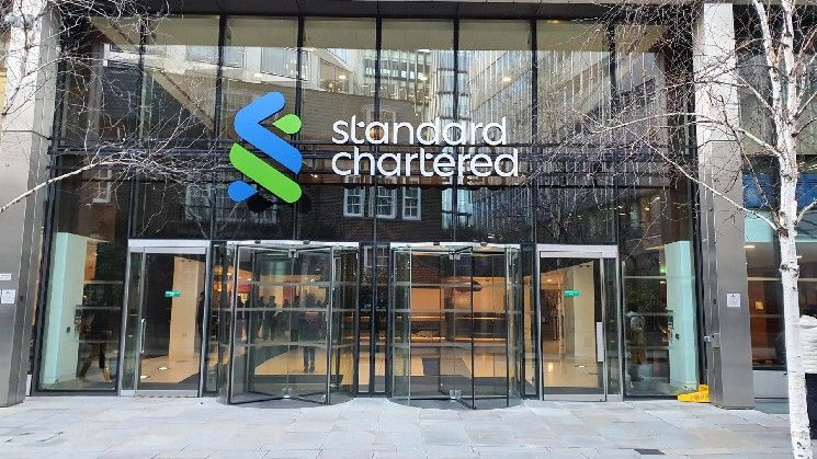 ستاندارد تشارترد أول بنك يُطلق توزيع عملة مستقرة بالدولار الهونغ كونغي