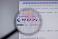 حوت Chainlink يكسر سلسلة شراء استمرت شهرًا بتحرك 9.2 مليون دولار إلى Coinbase