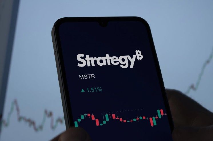 كيف تحدّت استراتيجية سيلور انهيار البيتكوين بنسبة 47%؟ رسم بياني جديد يكشف
