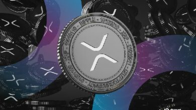 سعر XRP يحافظ على مساره القريب من عامين، لكن الرسوم البيانية تومض بإشارة تحذيرية