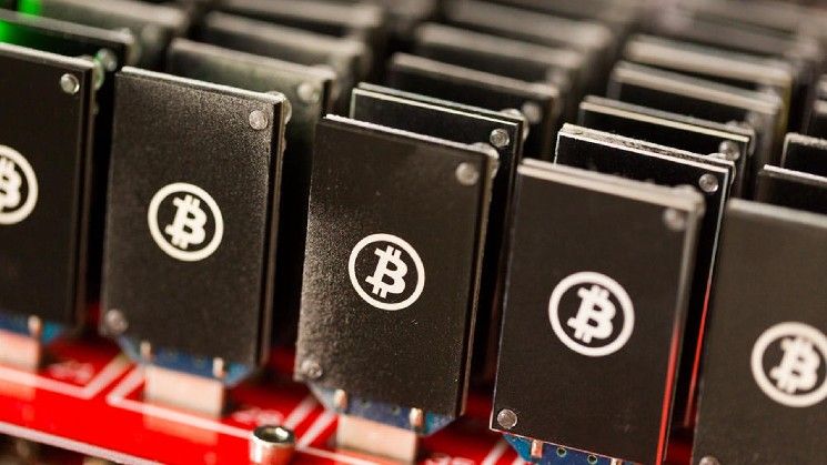 تحوّل عمال تعدين البيتكوين إلى الذكاء الاصطناعي يؤتي ثماره، لكن التعدين قد ينتعش بلمسة واحدة