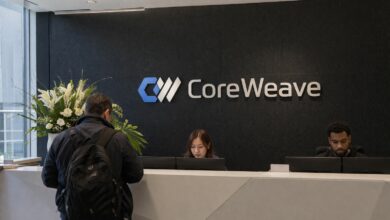 CoreWeave تنخفض 3%، ولماذا يرى محلل فرصة صعود بنسبة 88% للسهم
