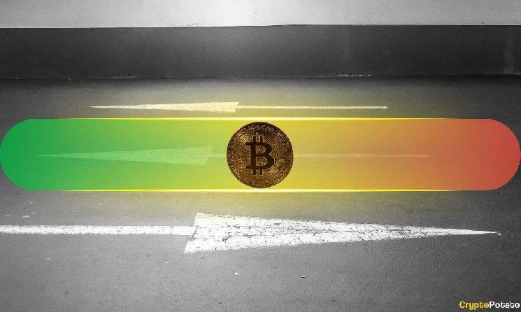 صناديق الاستثمار المتداولة تشتري.. لكن من يبيع؟ داخل حرب شد الحبل على البيتكوين