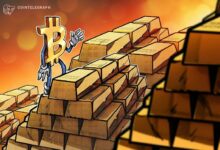 بيتكوين يهبط لأدنى مستوى في أسبوع مع إقبال الأفراد على شراء الذهب بأعلى سعر منذ يونيو