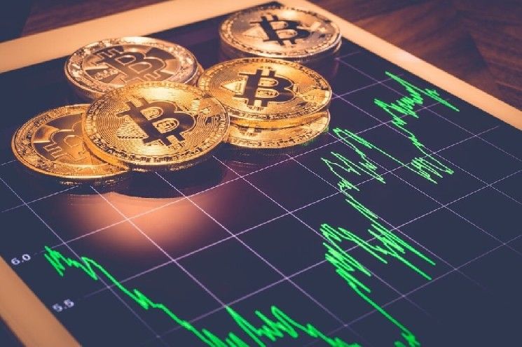 بيتكوين وإيثيريوم وXRP ودوجكوين ترتفع بعد تراجع ترامب عن ضرب إيران: المحلل يرى "حركة قوية وحاسمة" للبيتكوين إذا تحقق هذا السيناريو