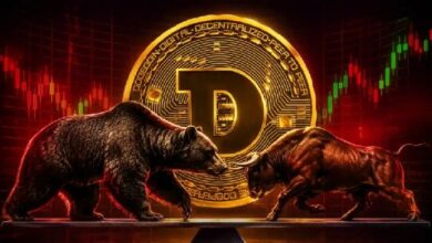 بيتكوين: لماذا يتماسك سعر BTC رغم الضغوط المؤسسية الكبيرة؟ صراع الثيران والدببة