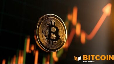 بيتكوين تتجاهل اختراق كولدكارد وتأجيل قانون الوضوح، وسعرها يتذبذب صعودًا مع إقبال المستثمرين على صناديق ETFs