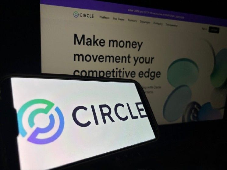 مع دخول Circle موسم أرباح الربع الثاني وسط ارتفاع في مراكز البيع—هل تستطيع CRCL إثبات خطأ المضاربين على الانخفاض وتحقيق مفاجأة أخرى في الأرباح؟