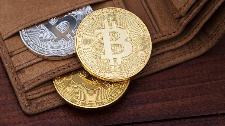 محافظ بيتكوين خاملة 10 سنوات تنقل 40 مليون دولار.. ومعظمها يتجنب البورصات