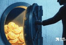 حاملو بيتكوين طويلي الأجل يبيعون أخيرًا – لكن إليك لماذا قد يكون سعر BTC قريبًا من القاع