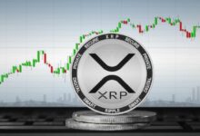 XRP يتأرجح قرب ما دون دولار مع فشل قانون الوضوح في أغسطس: هل هذه هي منطقة الشراء المثالية؟