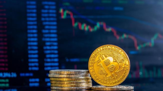 بيتكوين تتراجع، إيثريوم، XRP، ودوجكوين ترتفع: محلل يتوقع صعود بيتكوين إذا جاء التضخم الاستهلاكي أفضل من المتوقع