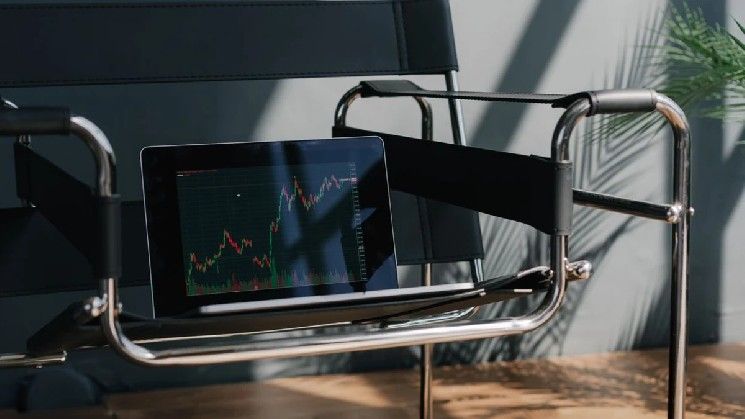 محافظ مجهولة تنقل 1,019,424 عملة SOL وتثير اهتمام السوق