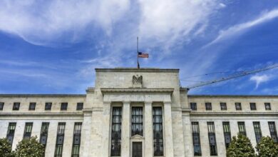 بيتكوين (BTC) يتفاعل مع أول رفع لأسعار الفائدة منذ سنوات