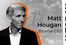 "امتلك الاثنين": رئيس Bitwise الاستثماري يتحدث عن أسهم الذكاء الاصطناعي والبيتكوين وسط أزمة ديون 40 تريليون دولار