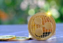محلل عملات رقمية شهير يتوقع صعود XRP إلى 60 دولارًا