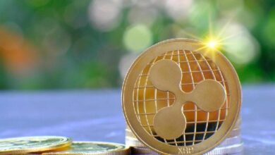 محلل عملات رقمية شهير يتوقع صعود XRP إلى 60 دولارًا