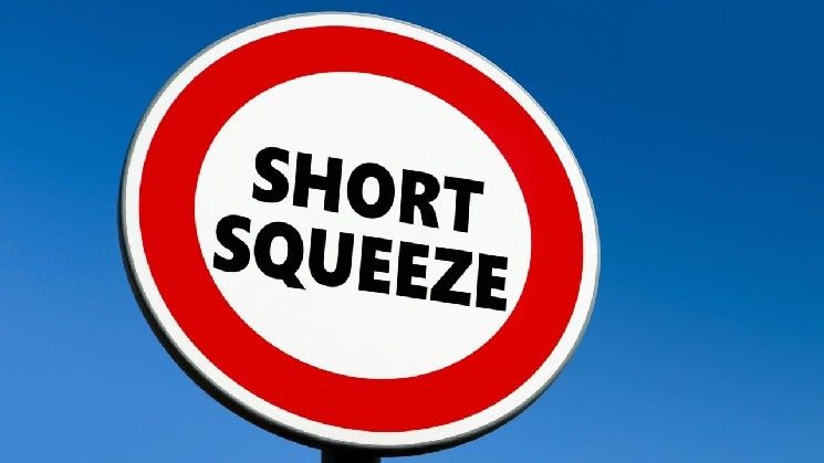 سحق قياسي يدفع سعر البيتكوين للارتفاع، لكن مقاومة 83 ألف دولار تلوح في الأفق