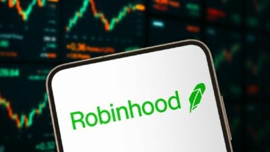روبن هود تشين تسجل رقمًا قياسيًا بـ875 مليون دولار في حجم تداول DEX مع صعود الأسهم المرمزة