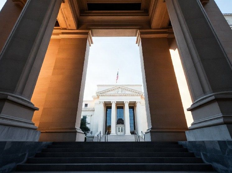 رئيس الفيدرالي وول يشير إلى أن النمو الاقتصادي الأمريكي يبدو وقد تعزز إلى حد ما