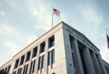 لجنة الأوراق المالية وهيئة العقود الآجلة تواصلان تطوير قواعد العملات الرقمية مع تعثر قانون الوضوح في الكونغرس