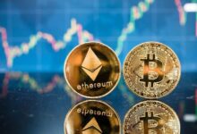 بيتكوين تصمد وإيثيريوم تجذب الأموال: ما تكشفه مراكز المستثمرين في سوق الكريبتو